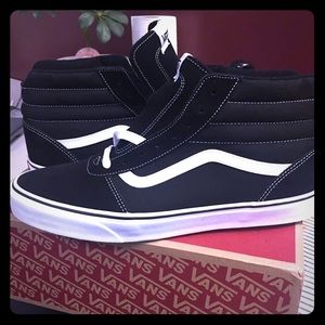 Brand new Men’s Vans! Box and tags included!!